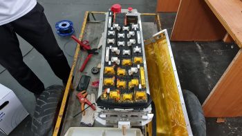 DCSELab: thiết kế, chế tạo và cung cấp pin công suất cực lớn